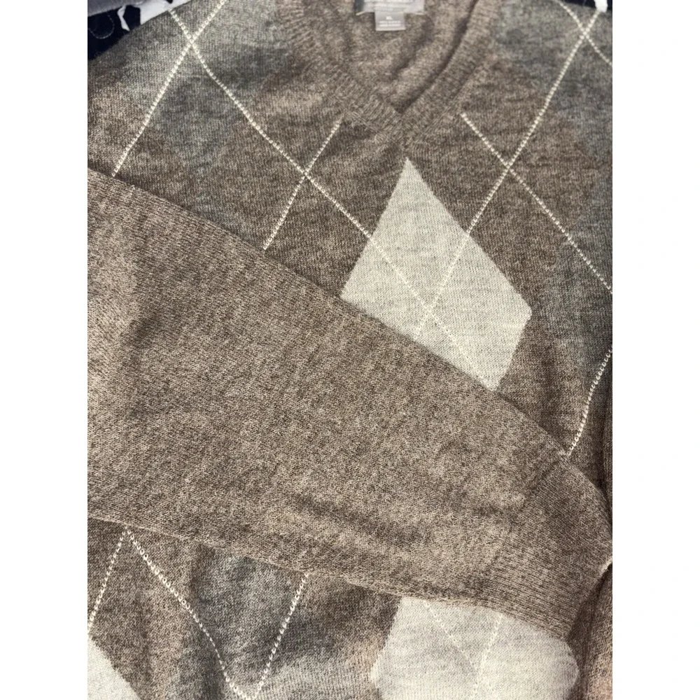 Daniel Cremieux XL  100% Alpaca Signature collection Argyle Pattern V Neck Gramp